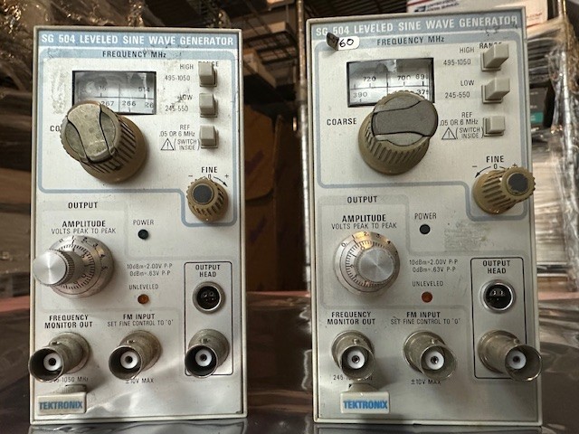 Tektronix SG 504 LEVELED SINE WAVE GENERATOR