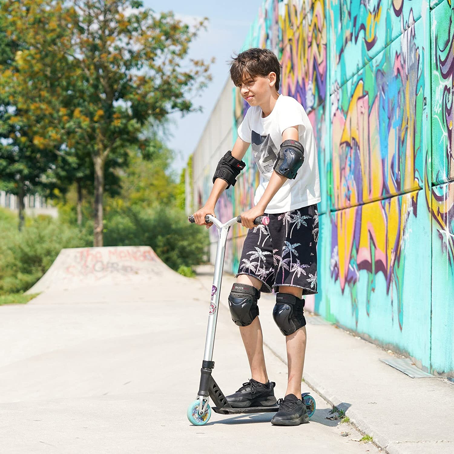 SKATEWIZ Skateboard Pads Knee & Elbow Pads & Wrist Guards for Roller Skating L