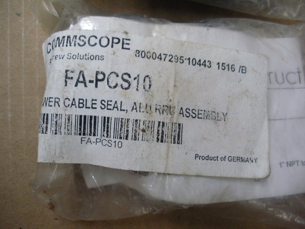 3) Commscope FA-PCS10 power cable connector w/ 1" x 1/2" bushing