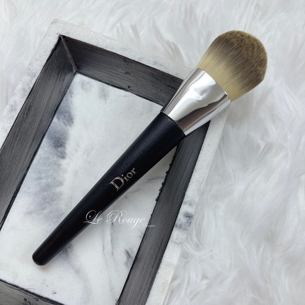 Christian Dior Fluid Foundation Brush - Medium Handle New