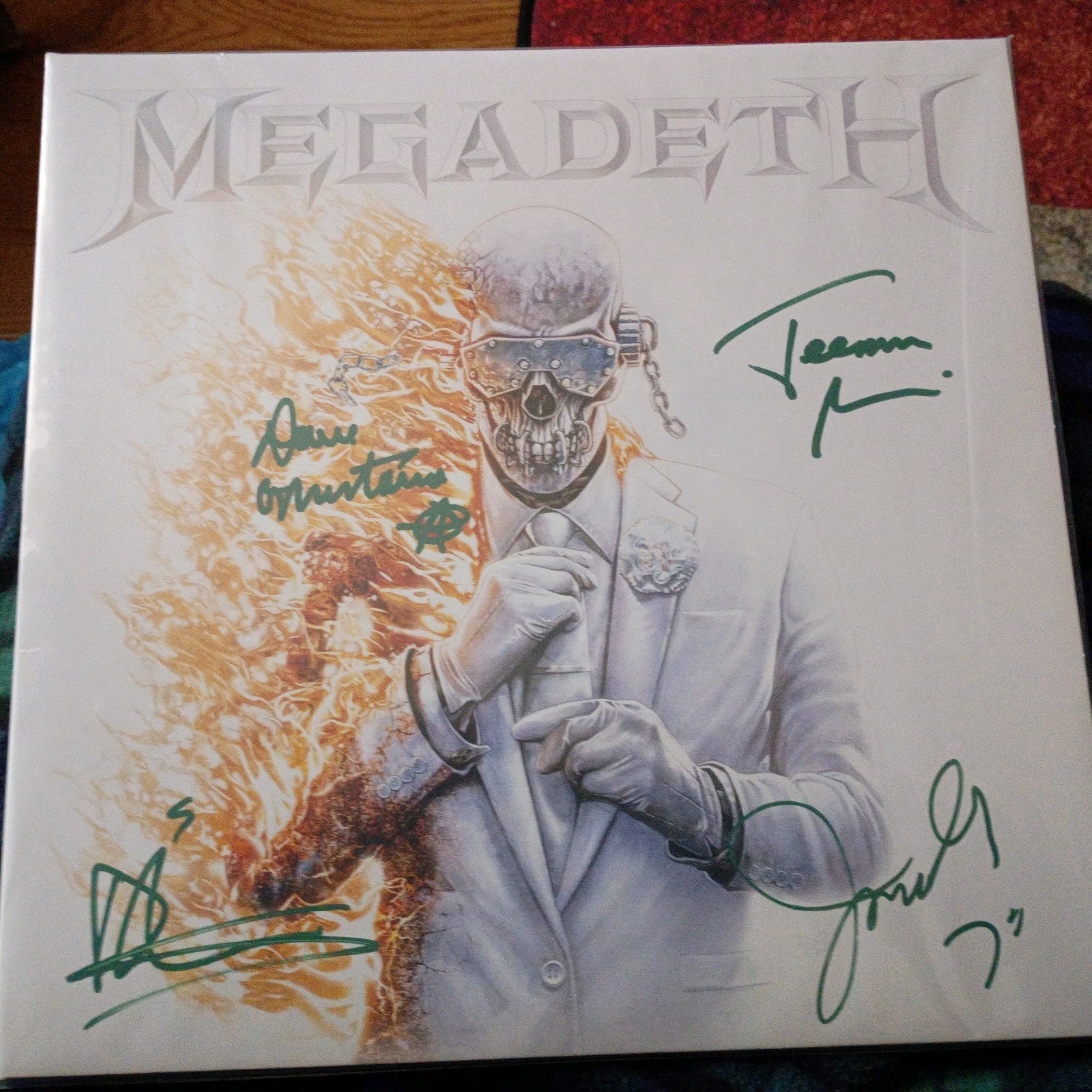 Megadeth signed  Vinyl in Green on the cover no insert  pre order JSA