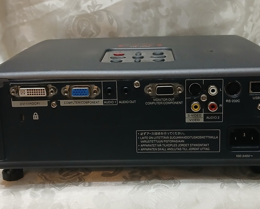 EIKI EIP-2600 DLP Projector