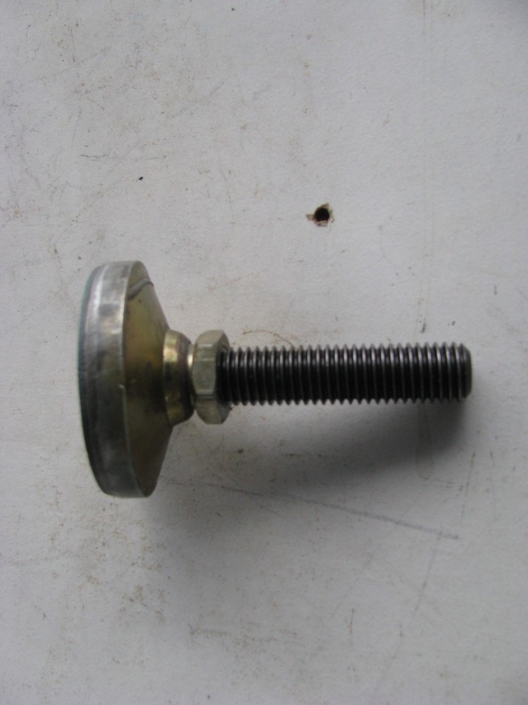 Swivel leveling jacks/with turcite