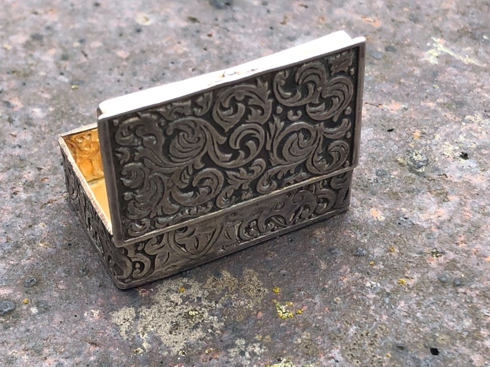 Gorgeous Solid Silver Snuff/Trinket Box by NB Sheffield 1975