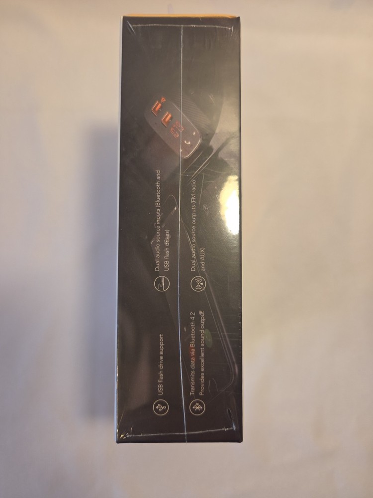 SMARTCHARGE CAR KIT F2. Bluetooth FM Transmitter & Charger with Car Locator