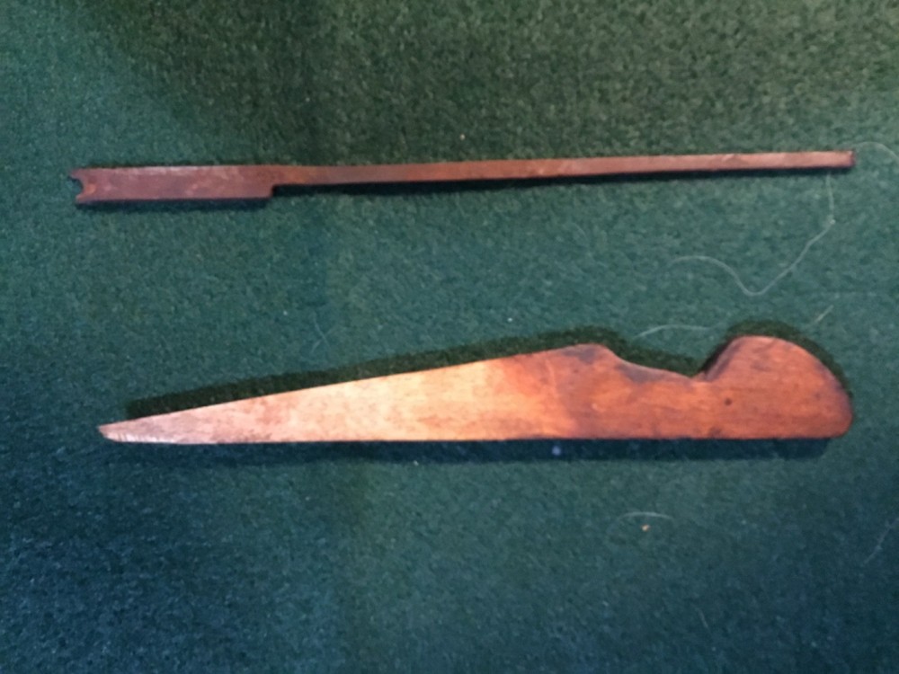 Antique decorative edge plane