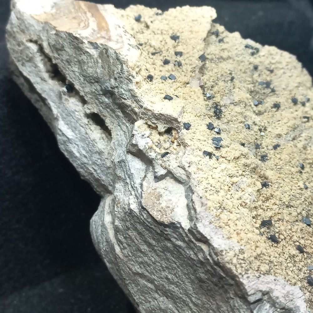 Osumilite Giant