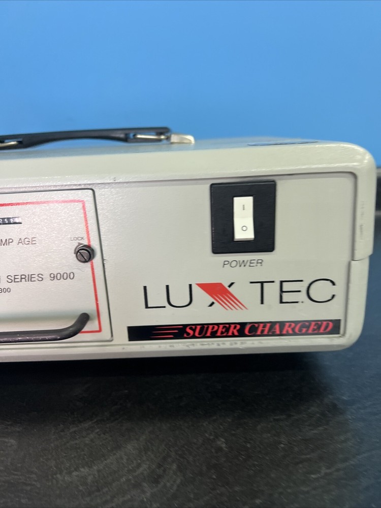 Xenon Series 9000 LUXTEC 9300 Light Source