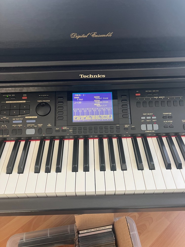 Technics Digital Piano Ensemble SX-PR702