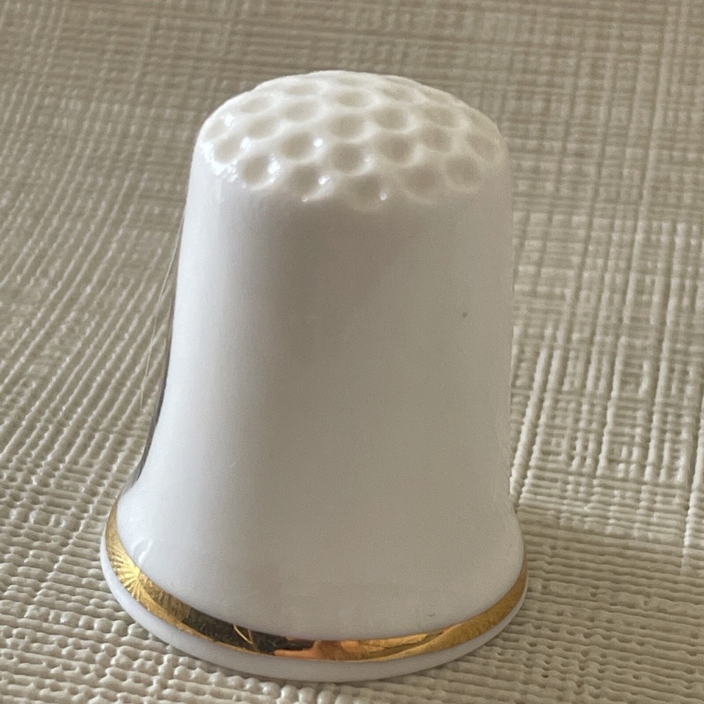 Vintage Rare Design Emmerdale Thimble