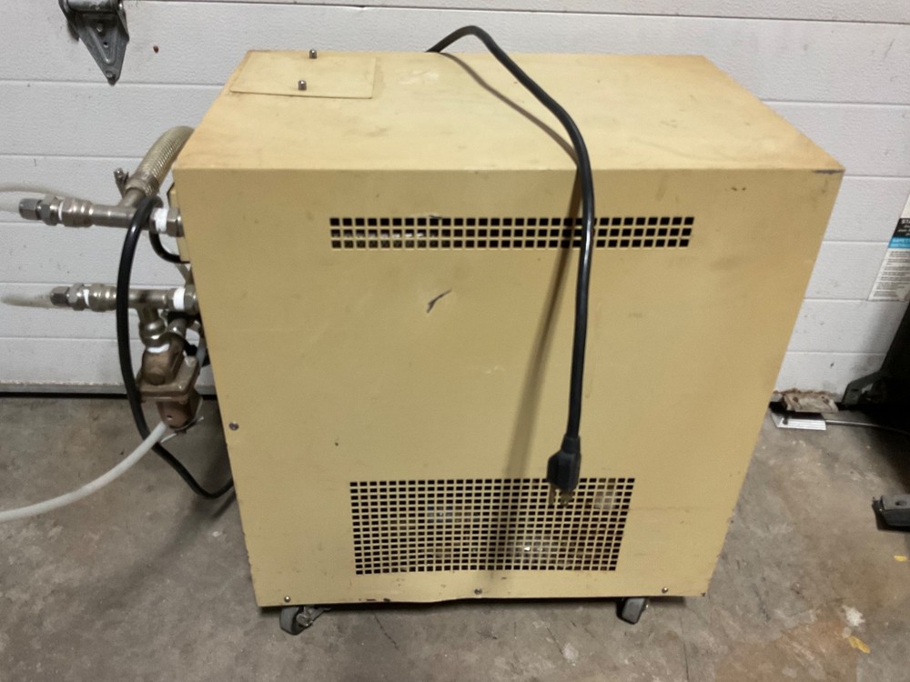 NESLAB Coolflow CFT-33 Refrigerated Recirculator pump type PD-1