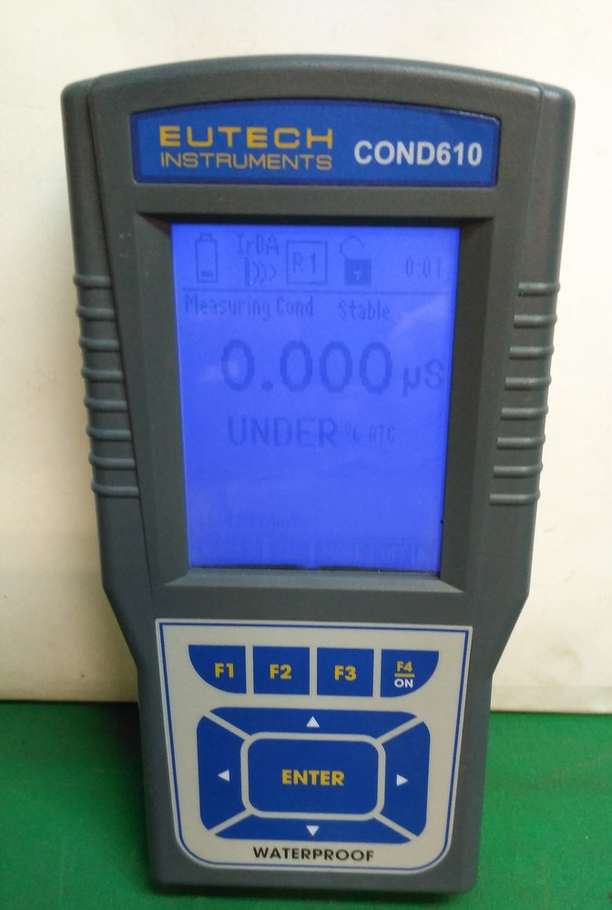 10480 EUTECH INSTRUMENTS WATERPROOF PORTABLE METER COND610
