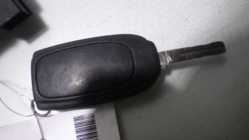 04 VOLVO XC90 Ignition W/Key