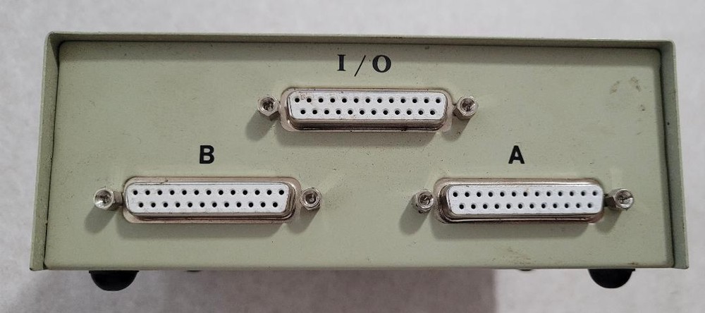 Belkin F1B024-E 2-Port Data Transfer Switch