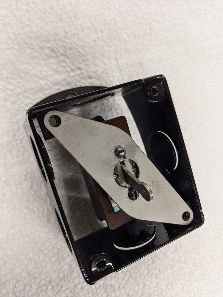 DELTA DIAGONAL SWITCH BRACKET