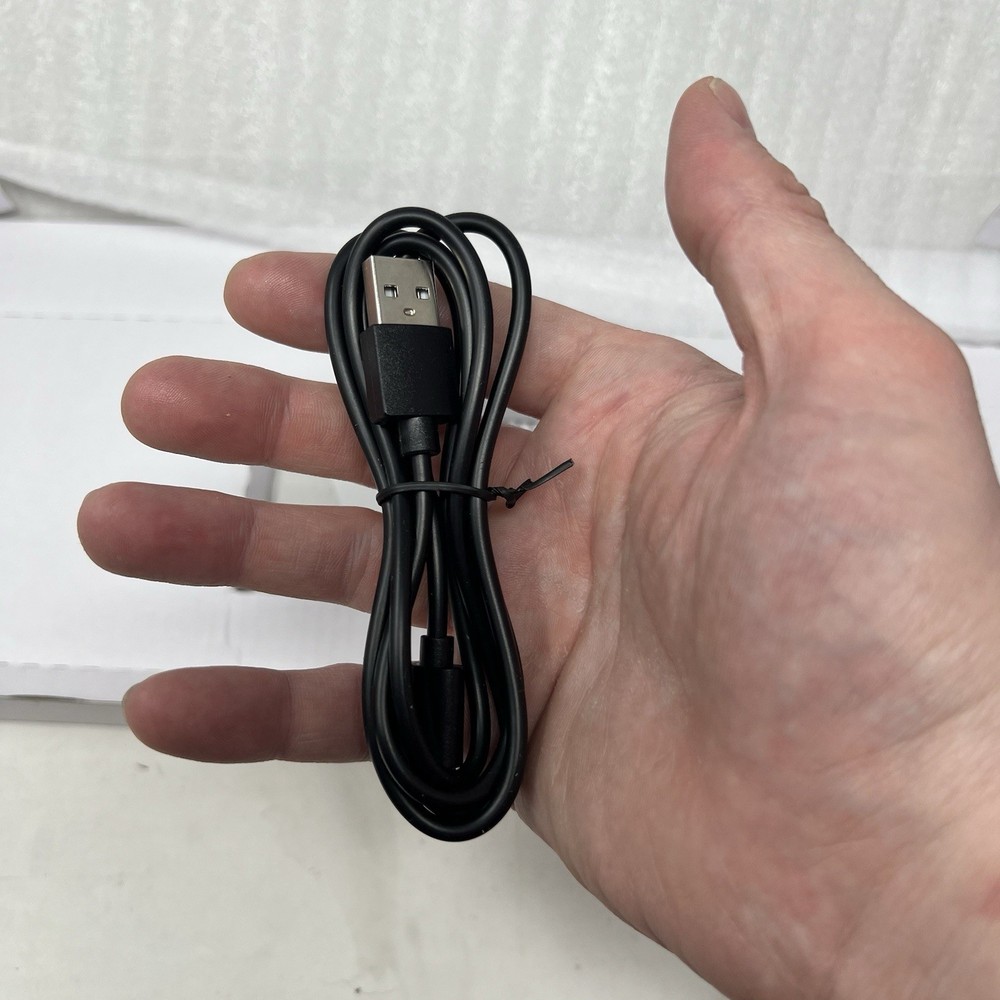 Saenda Wireless Multi-Device Bluetooth Keyboard