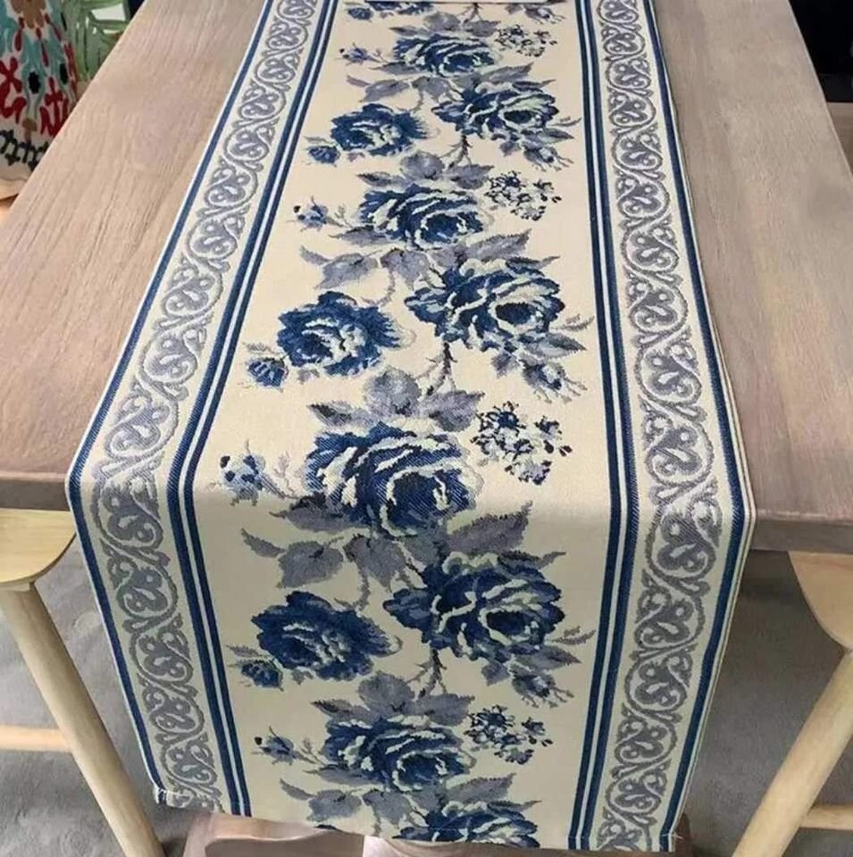 Blue & off white table runner Roses various sizes Spode Willow Johnson