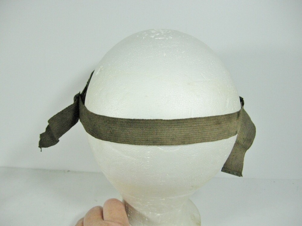 Authentic WWII British Gas Goggles (8M)