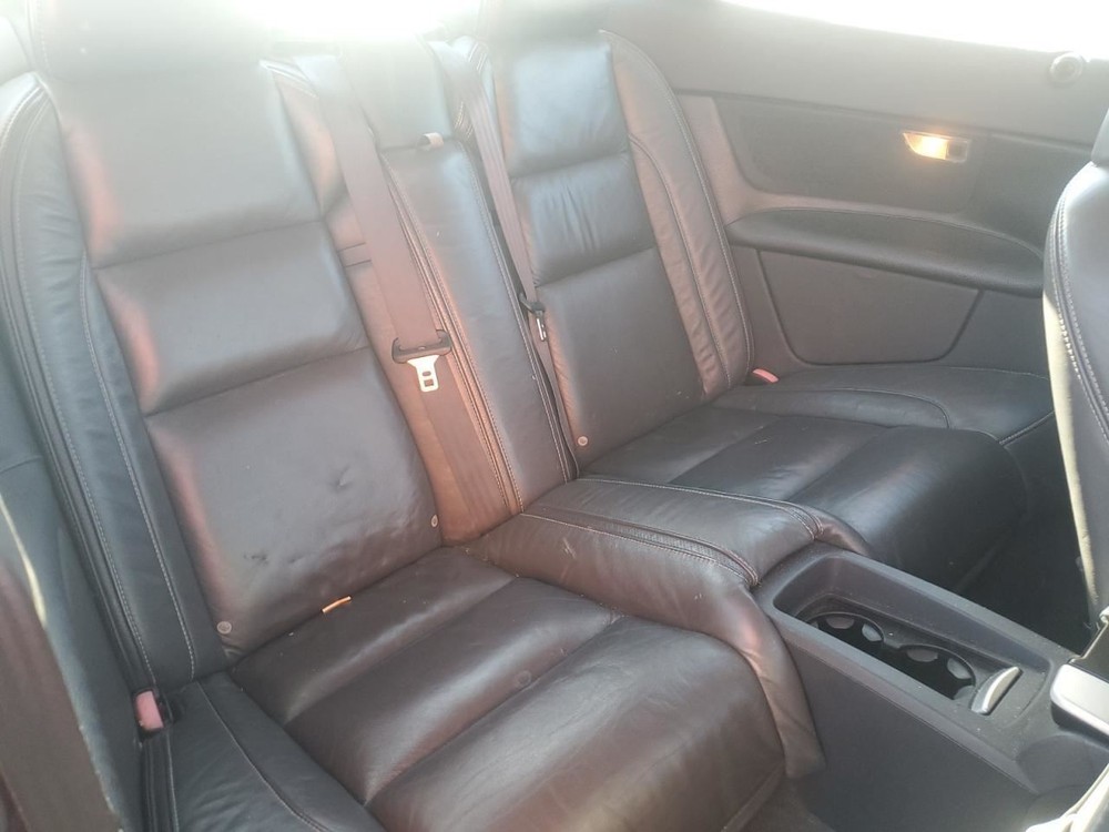 C70 2011 Glove Box 4909487