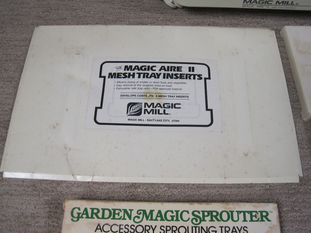 Magic Mill Aire II Solid State Dehydrator 10 Trays 10 Liners Fruit Leather Nice