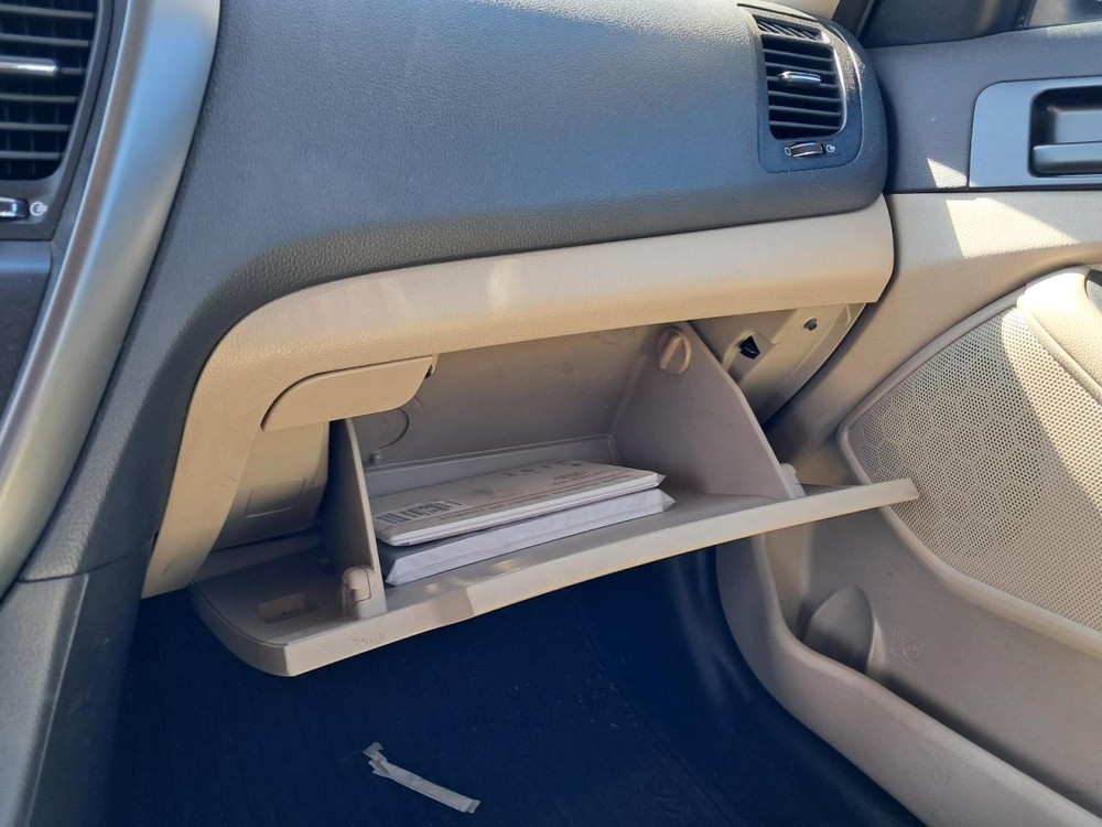 OPTIMAKIA 2011 Glove Box 4809367