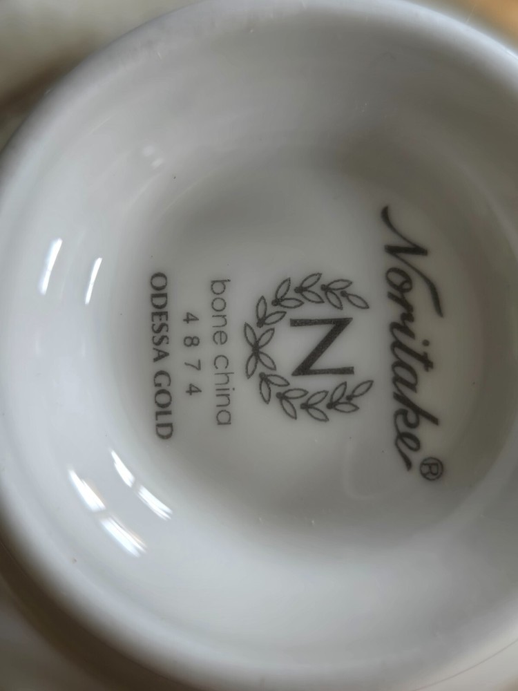 noritake Summit gold TWO 5 piece set