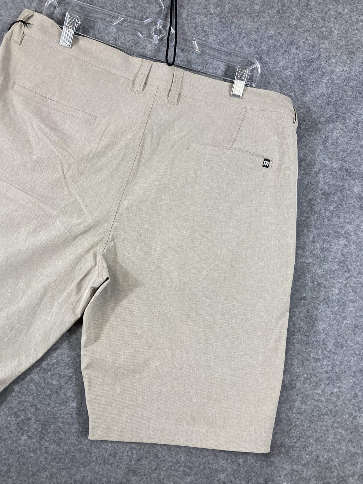 Travis Mathew Beck Golf Chino Shorts Mens 38 Khaki Stretch Wrinkle Resistant NWT