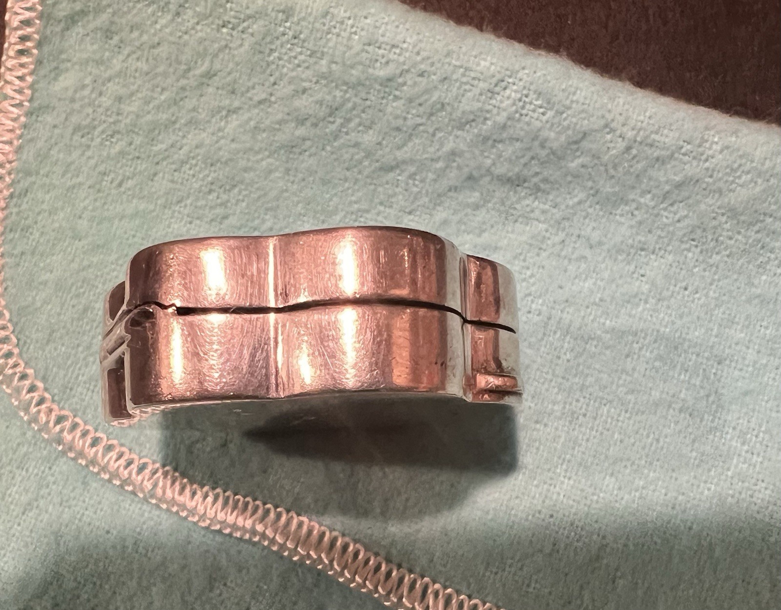 TIFFANY & Co. Green Enamel Sterling Silver Pillbox w/ Engraving Italy Guilloche