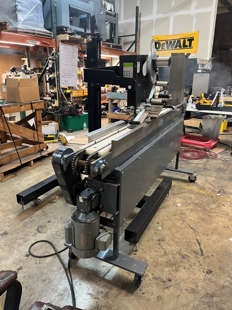 PLS-100 Labeler and Infeed
