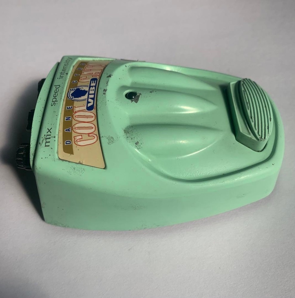 Danelectro Cool Cat Vibe Effects Pedal