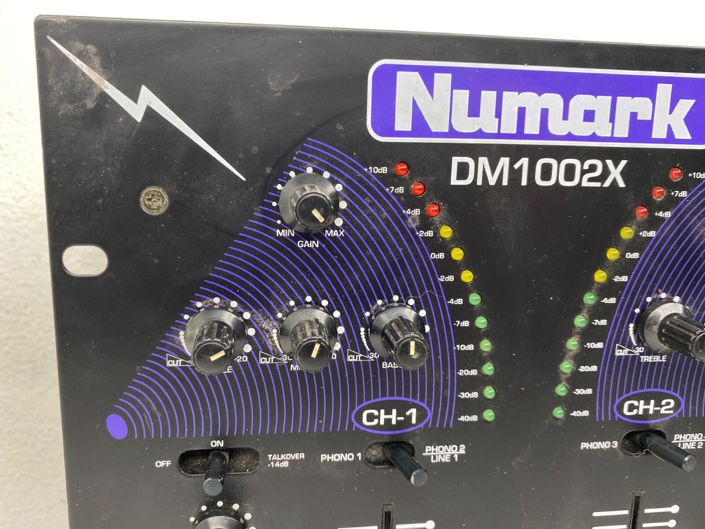 Numark DM1002X Preamp DJ Scratch Mixer Stereo 4 Phono 2 Line UNTESTED READ