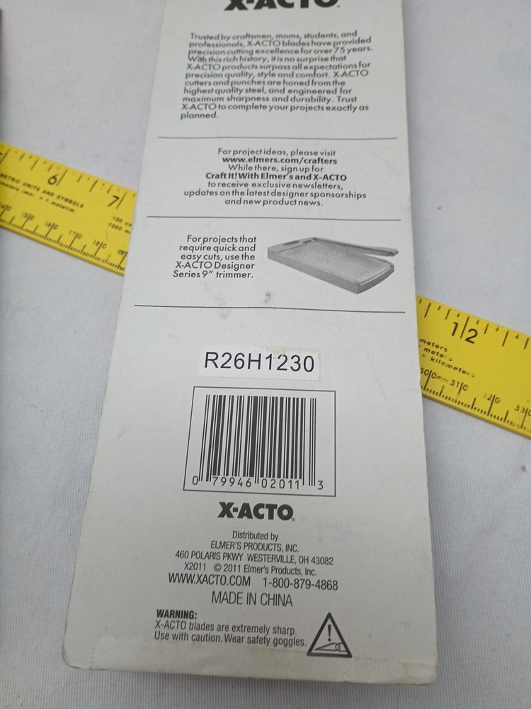 X-acto X2012 Zig-Zag/X2011 Scallop Decorative Edge Scissors One Opened