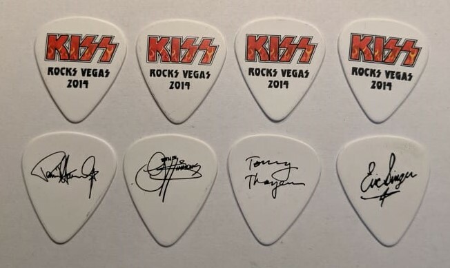 KISS 2014 KISS ROCKS VEGAS FLAMES LOGO  Set of 4 Guitar Pic Picks Residency