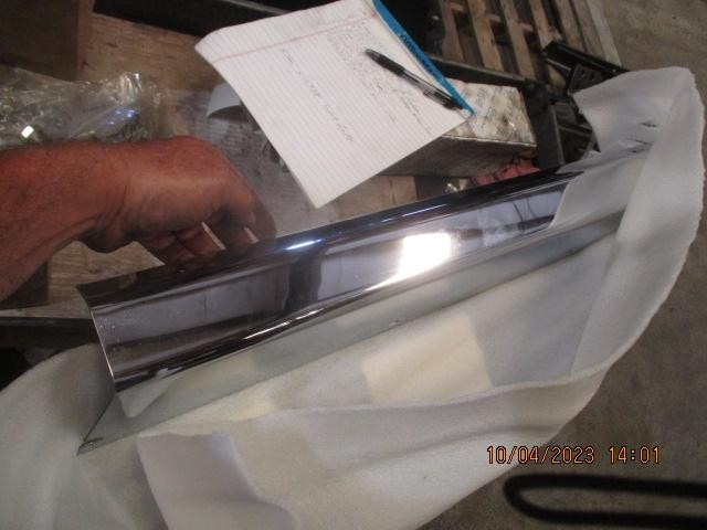 For FREIGHTLINER FLD112 SD GRILLE SHELL , FL