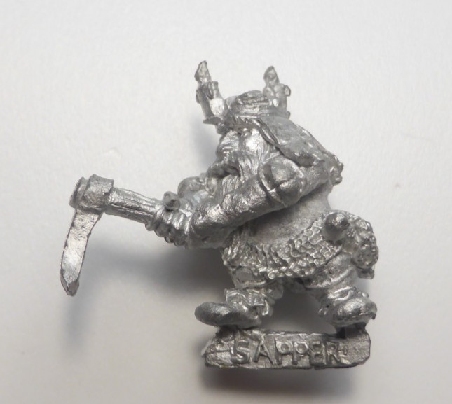C22 Dwarf Engineer / Sapper (C) with Chisel Citadel Metal Warhammer