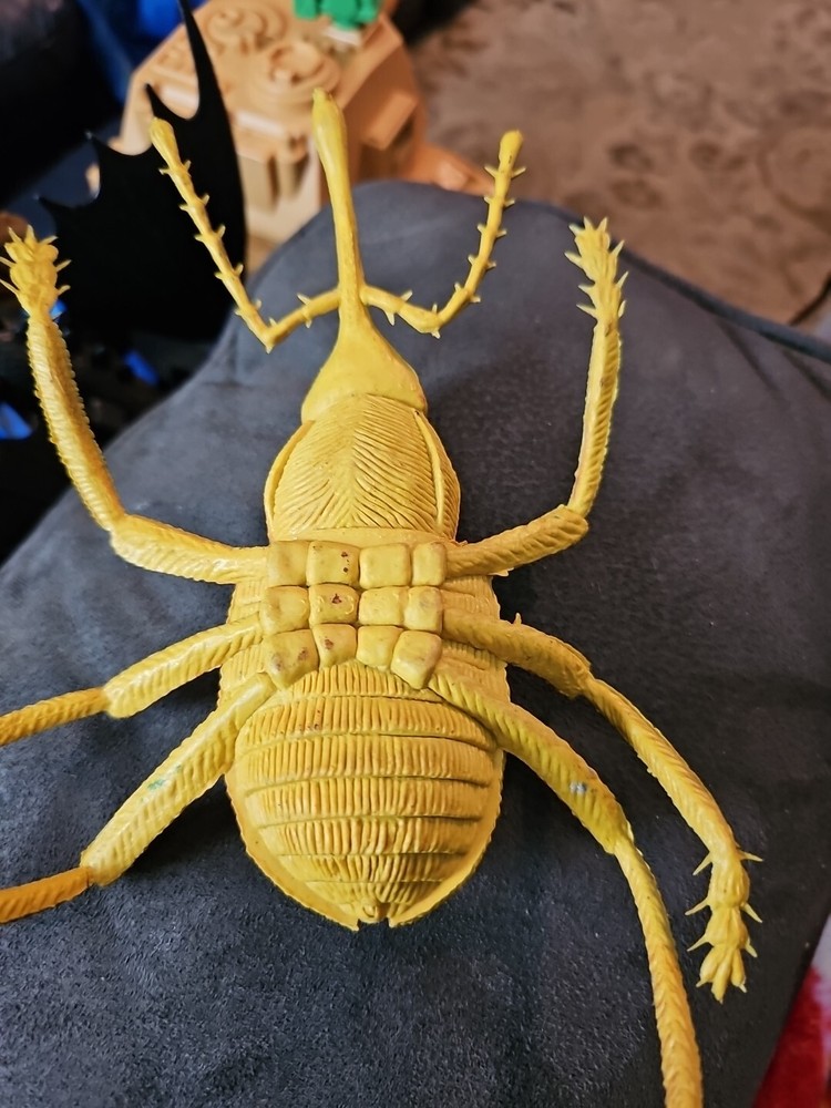 Unbranded Large Plastic Bug (7inx.5inx6in)