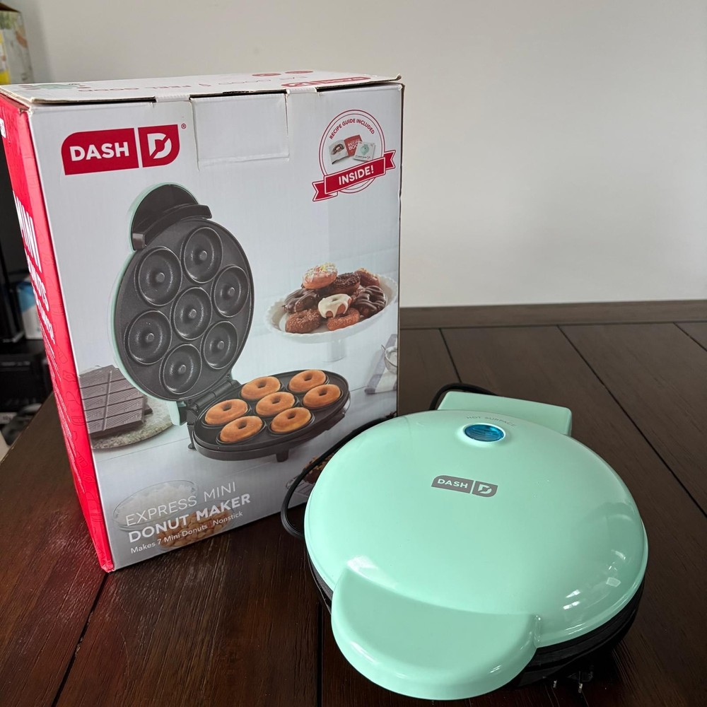 Dash Express Mini Donut Maker Mint Aqua 7 Donuts Nonstick Electric