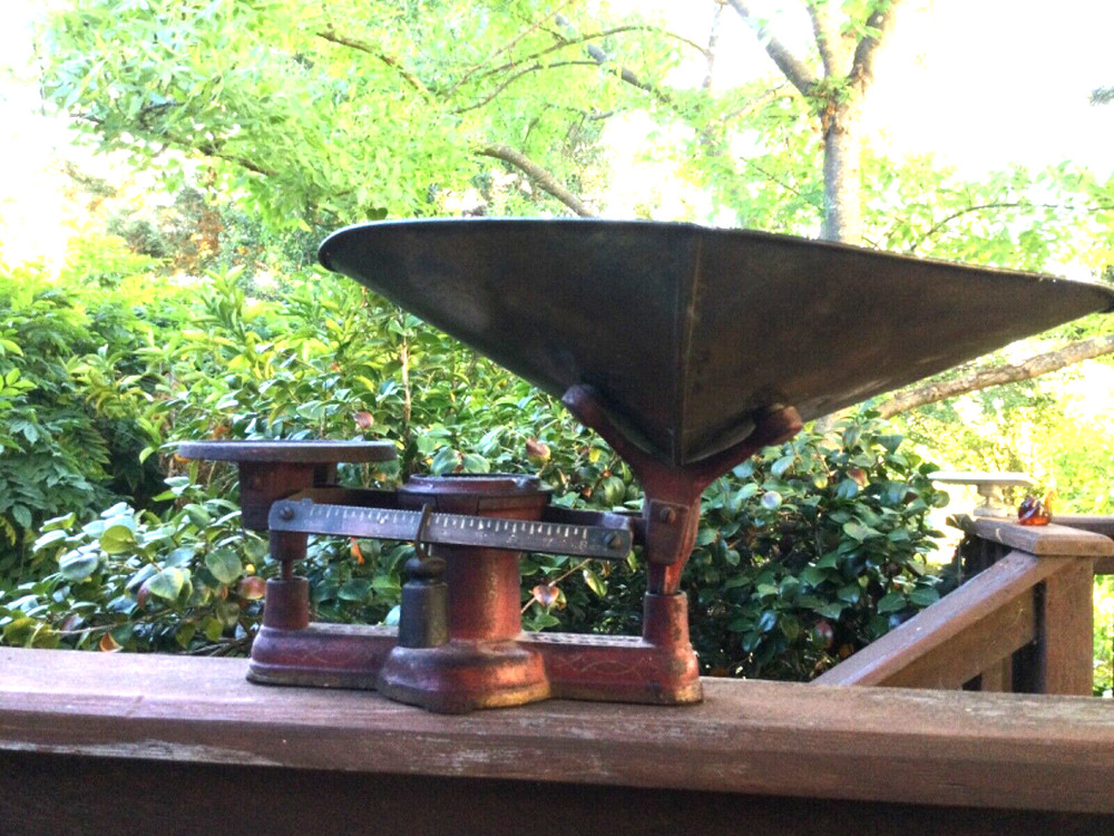 Antique Howe mercantile cast iron scale