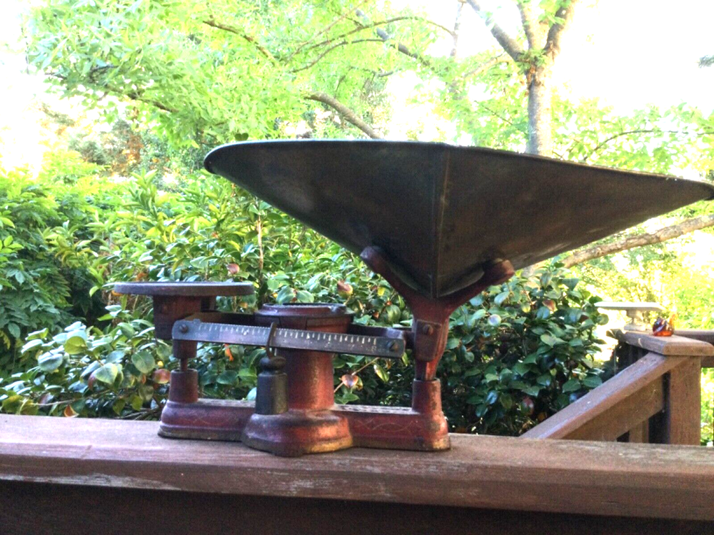 Antique Howe mercantile cast iron scale