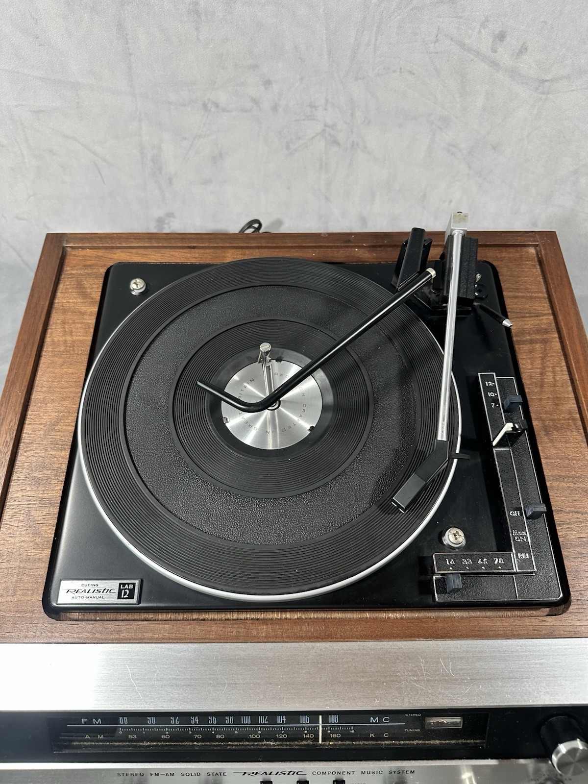 Realistic components music system model MC-2000 great condition