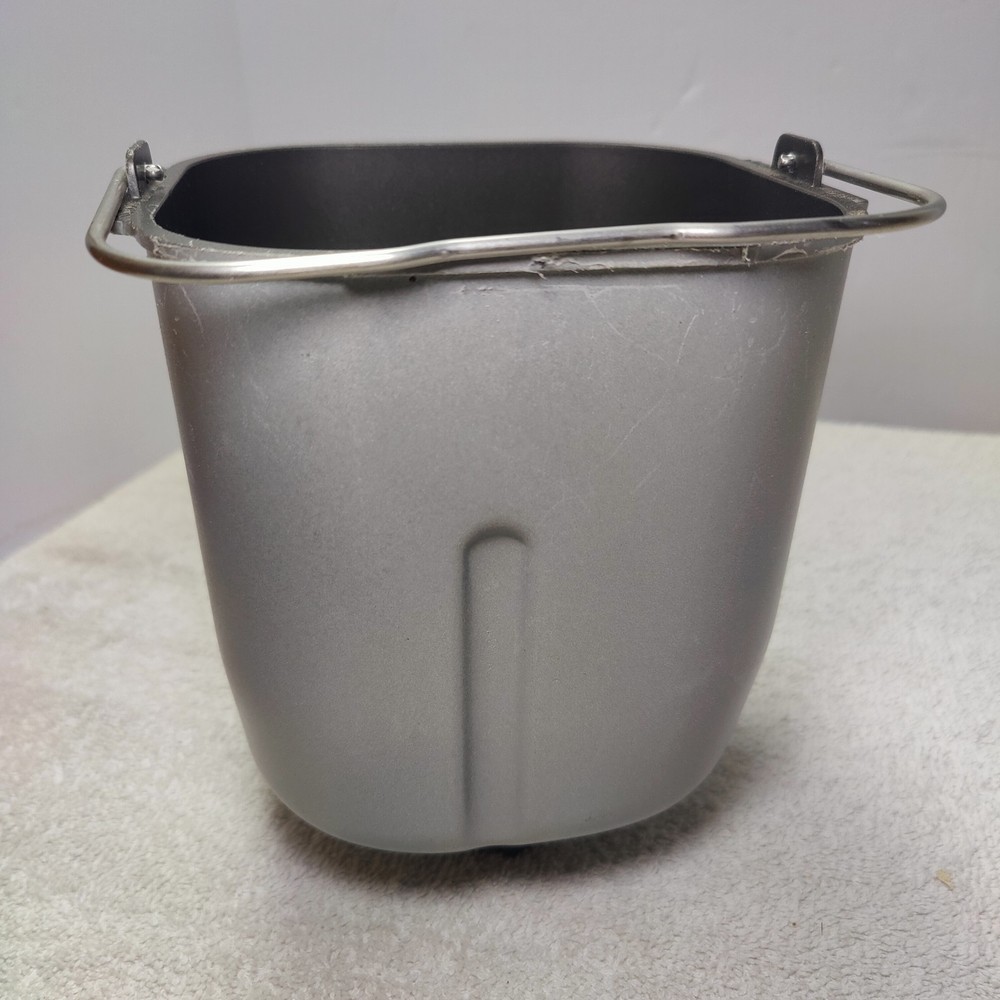 Goldstar Model HB-202CE Bread Maker Machine Pan & Paddle