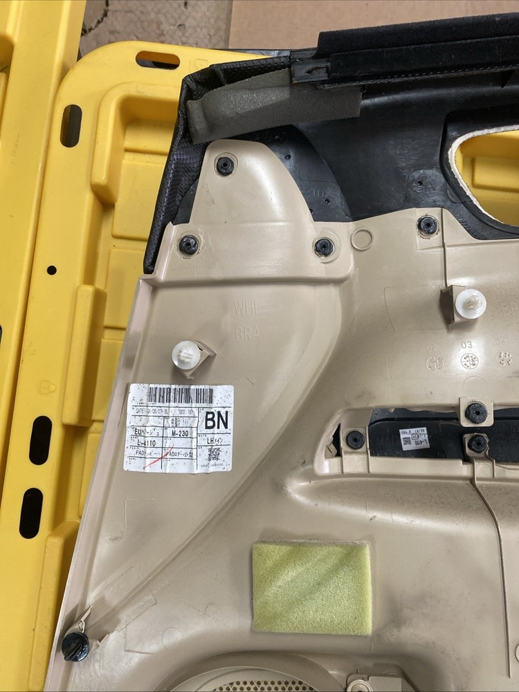 2004 2005 2006 2007 Subaru Forester Front Left Driver Side Door Panel Oem