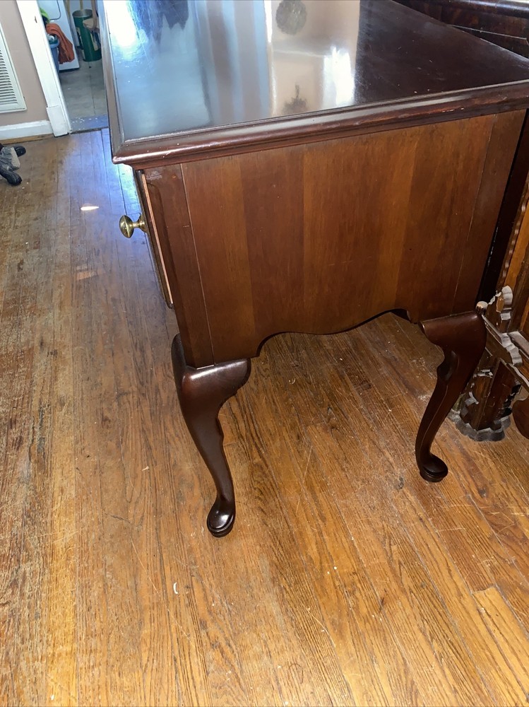 Very Nice LINK-TAYLOR Heirloom Solid Mahogany Queen Anne Buffet