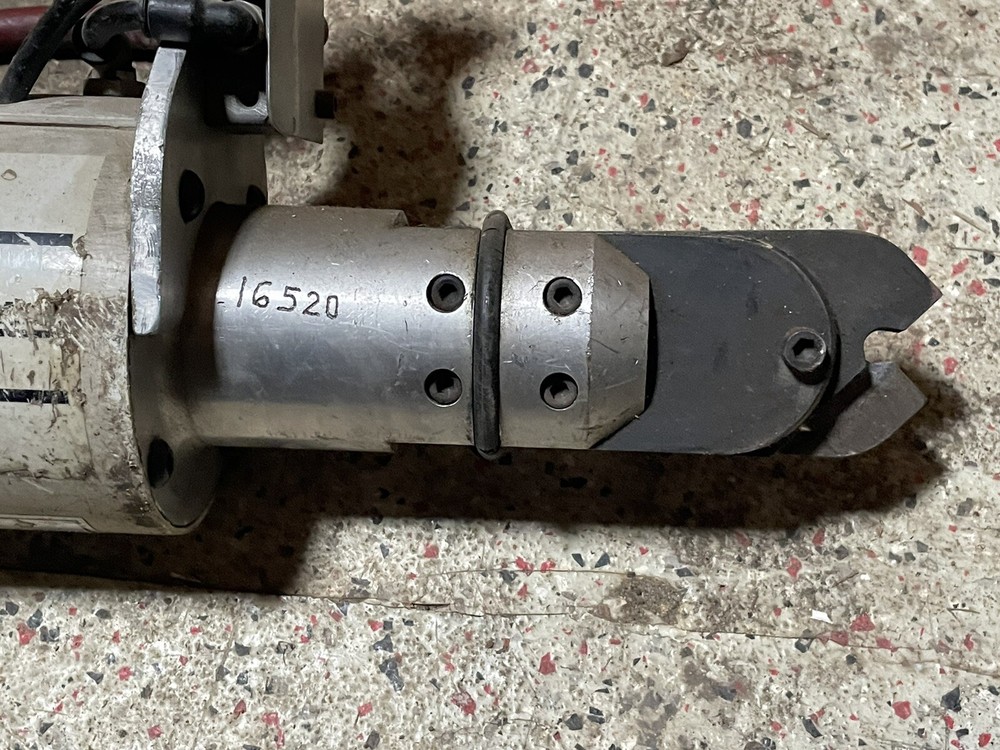 GS Metals Flextray Cleanshear AirCutter Pneumatic Cable Tray Cutting Tool