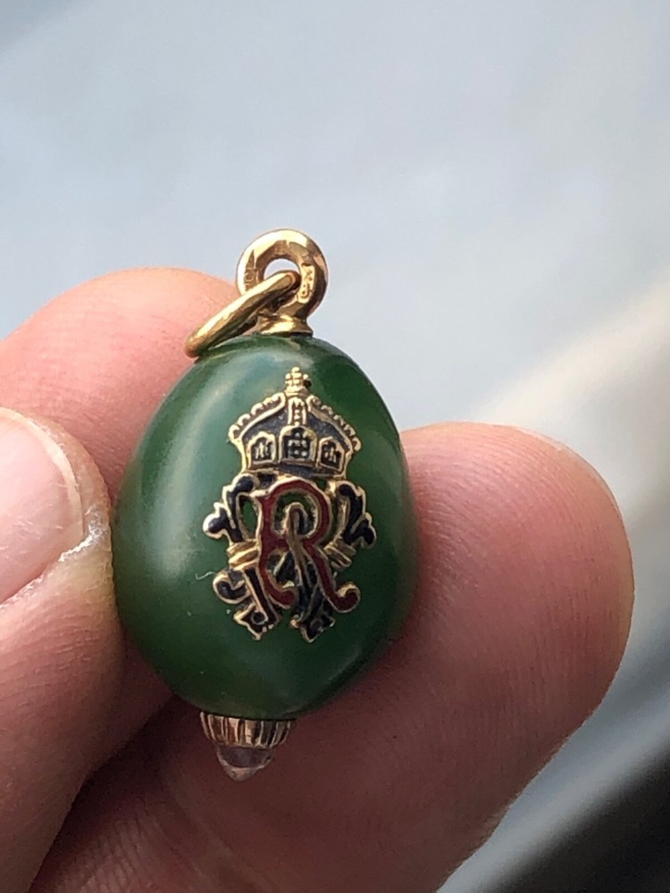 Faberge nephrite egg shape pendant
