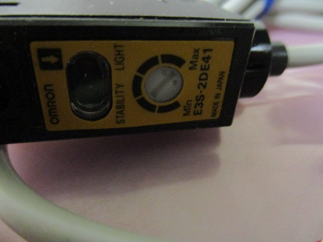 Omron ES3-2DE41 Photoelectric Switch 412111