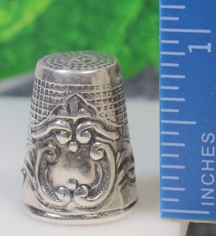 Vintage STERLING SILVER Sewing THIMBLE