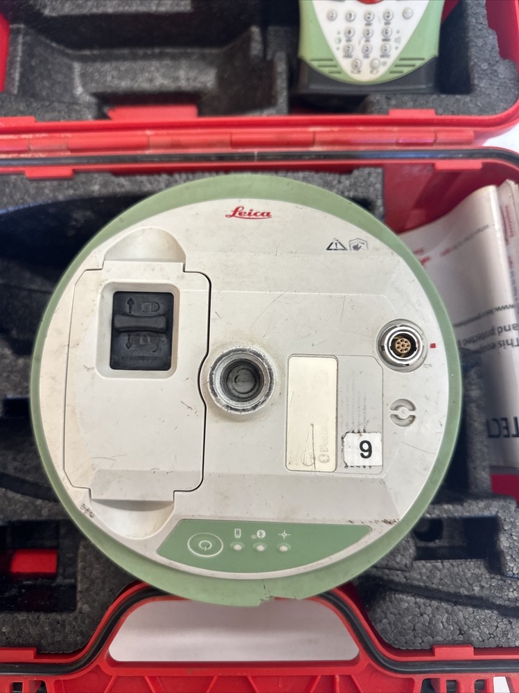 Leica GPS GS08plus and CS10 controller