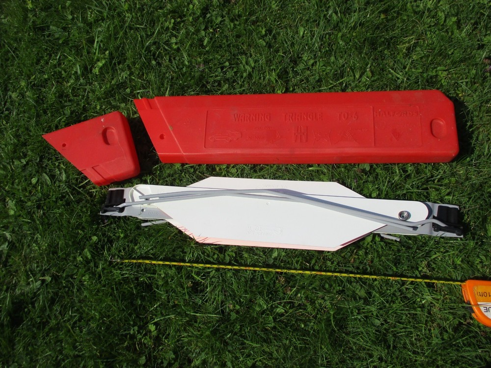 Halfords Emergency Hazard Warning Triangle with Case Reflective Roadside Safety
