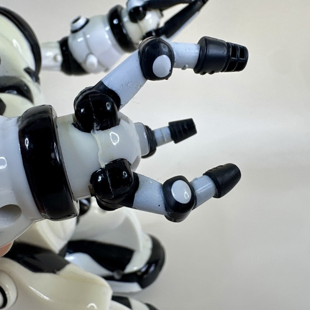 WowWee Robosapien Mini 7” Robot White Black Interactive No Remote 2004